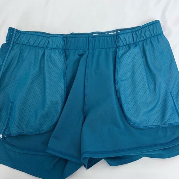 Under Armour Shorts Size Large - Picture 8 of 9